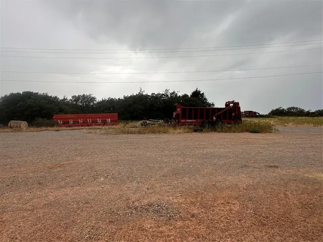 Photo 2 — N 000 Road, Erick, OK 73645