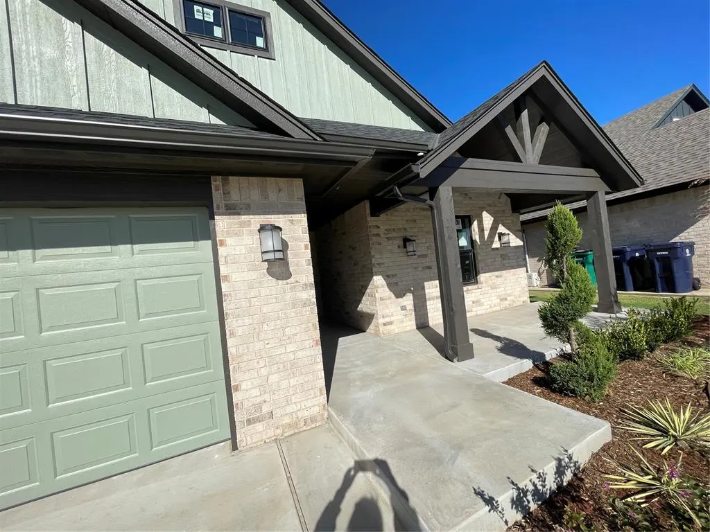 Photo 2 — 14808 Mackay Lane, Oklahoma City, OK 73142