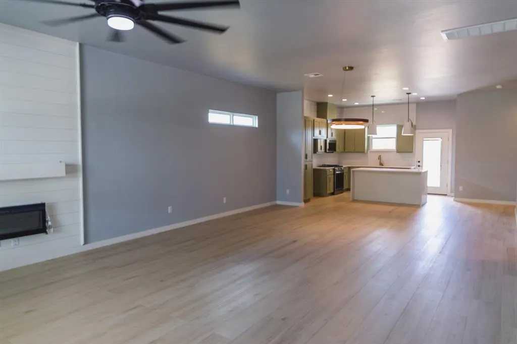 Photo 3 — 905 S Howard Avenue, Moore, OK 73160