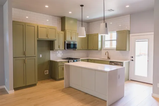 Photo 4 — 905 S Howard Avenue, Moore, OK 73160