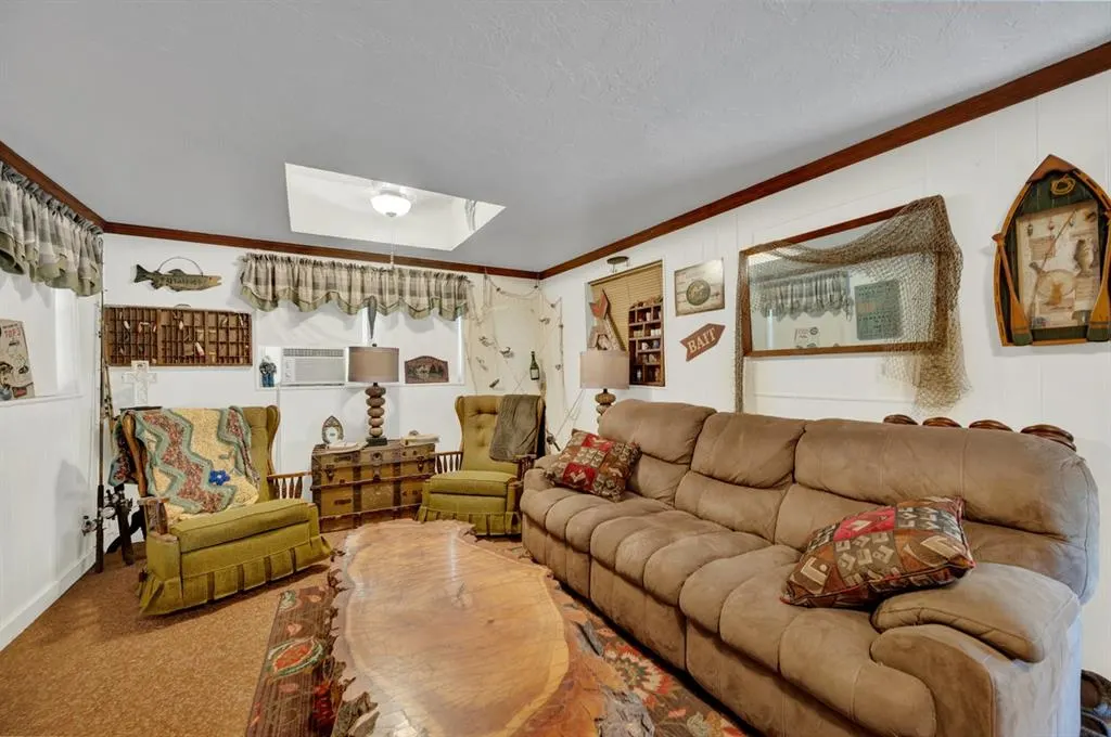 Photo 9 — 22020 W Seventh Street, Hinton, OK 73047