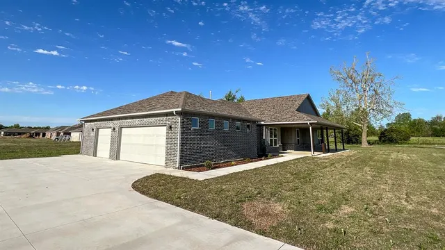 Photo 5 — 102 Olde Mill Road, Jones, OK 73049