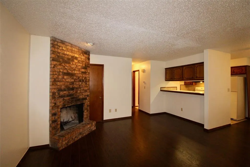 Front exterior — 902 Acacia Circle 902, Noble, OK 73068