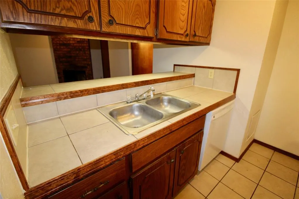 Photo 3 — 902 Acacia Circle 902, Noble, OK 73068