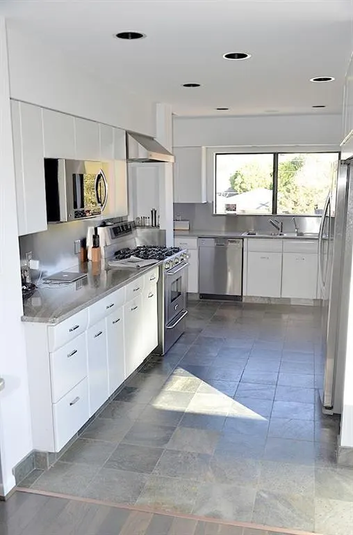 Photo 3 — 6513 Avondale Drive, Nichols Hills, OK 73116