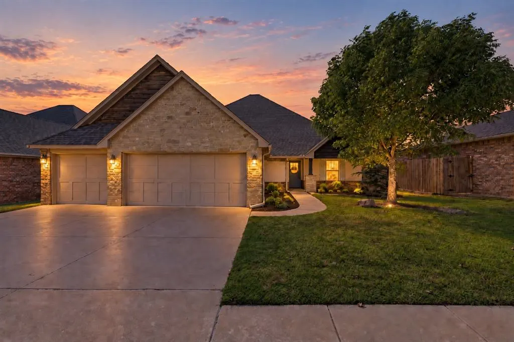 Front exterior — 18717 Havenbrook Road, Edmond, OK 73012