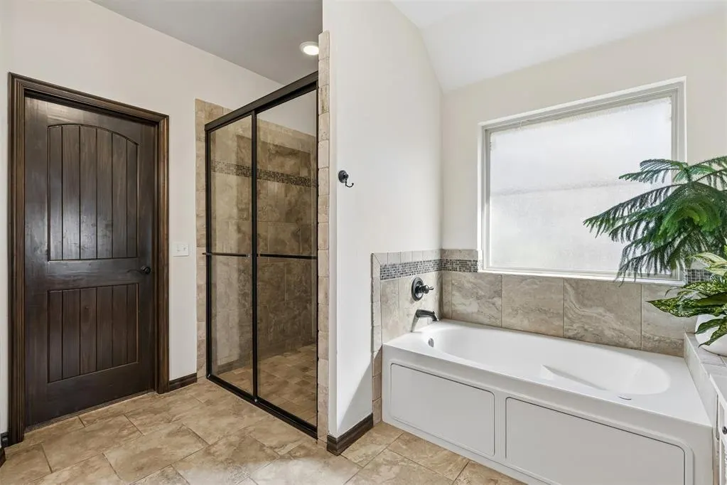 Photo 8 — 18717 Havenbrook Road, Edmond, OK 73012