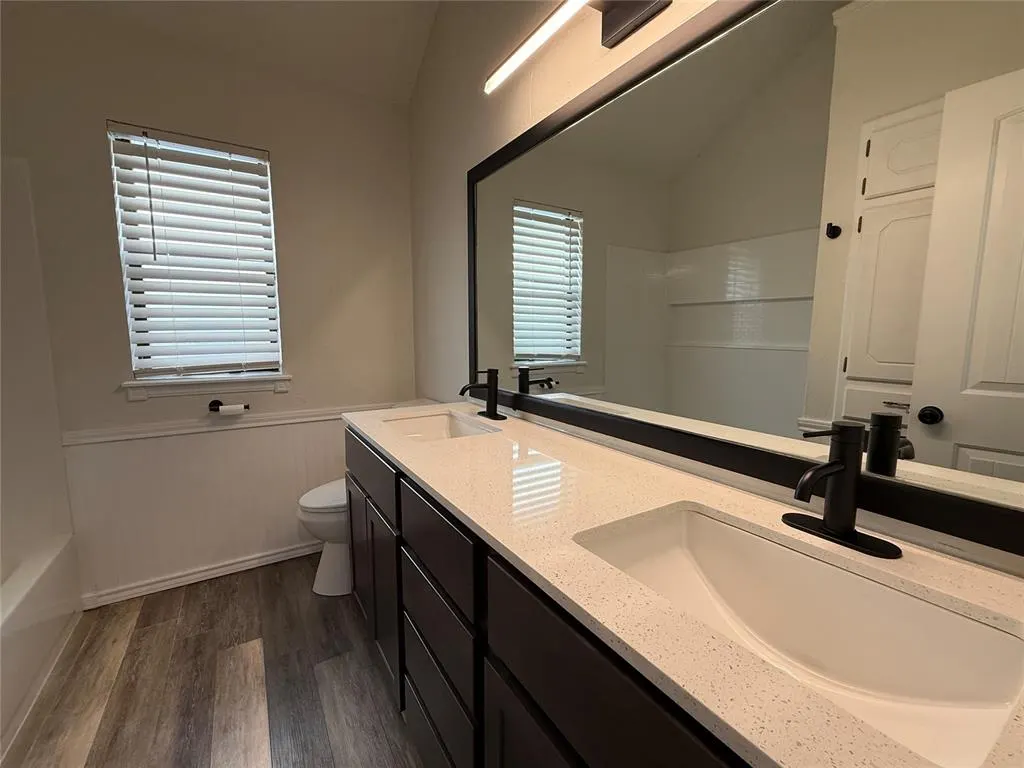 Photo 13 — 2116 NE 8th Street, Moore, OK 73160