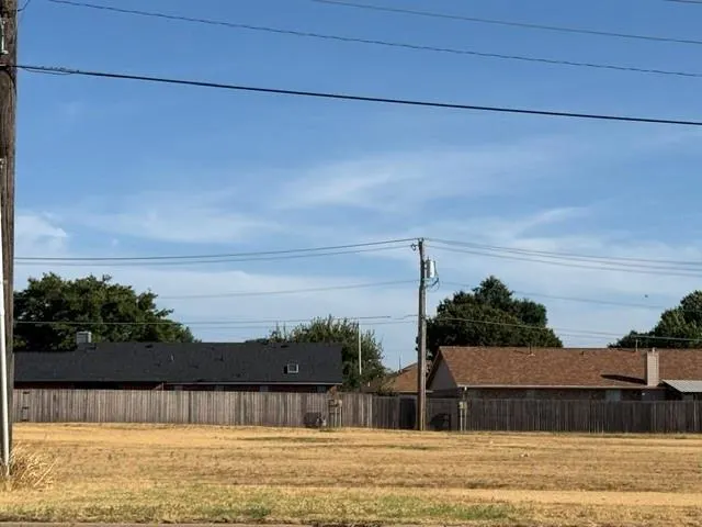 Front exterior — 1101 E Tamarack Road, Altus, OK 73521