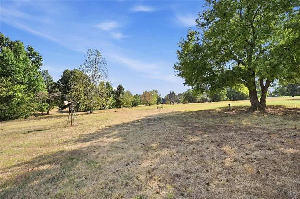 Photo 7 — 1305 Mockingbird Lane, Guthrie, OK 73044