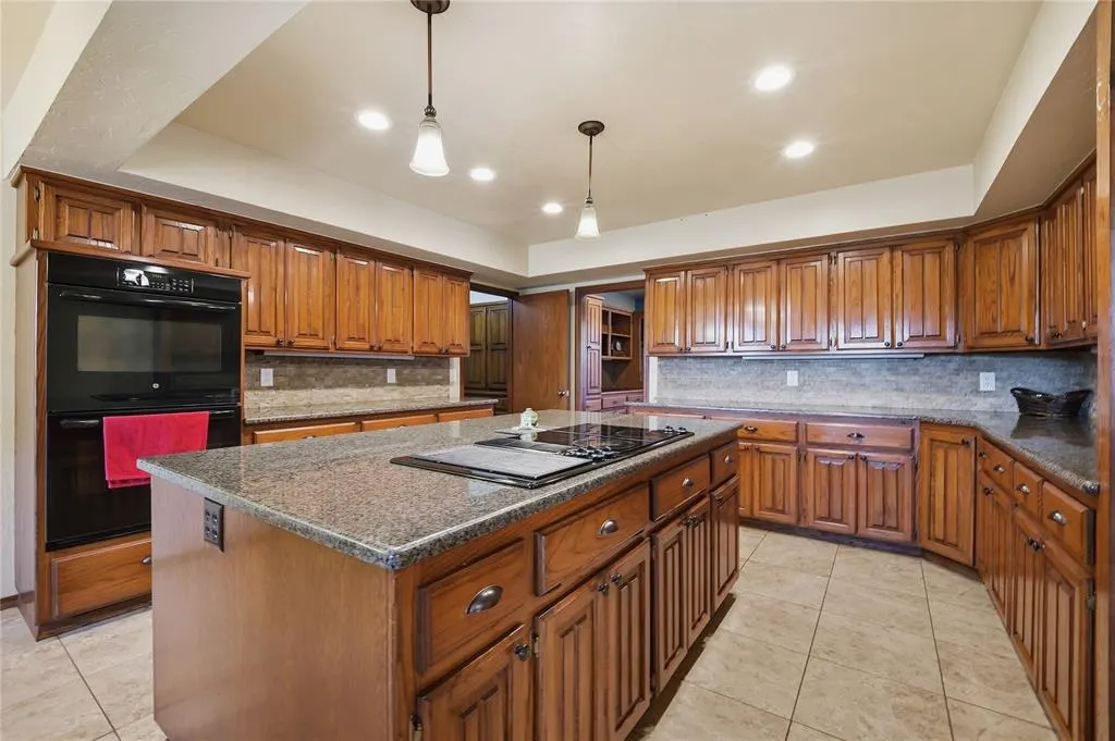 Photo 15 — 1305 Mockingbird Lane, Guthrie, OK 73044
