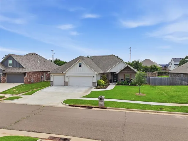 Photo 4 — 11512 NW 109th Street, Yukon, OK 73099