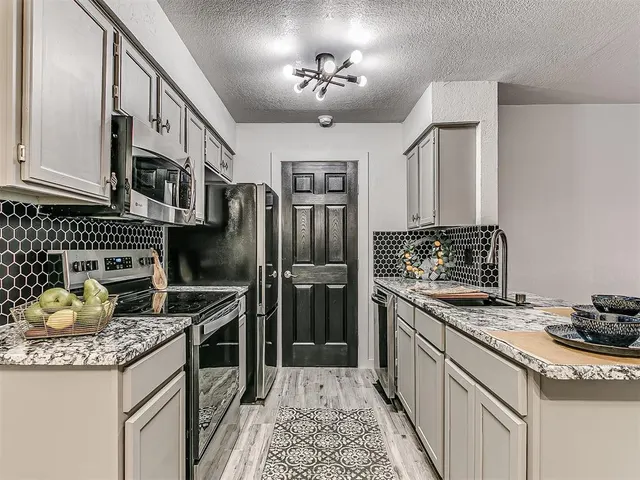 Photo 7 — 3000 Chautauqua Avenue 112, Norman, OK 73072