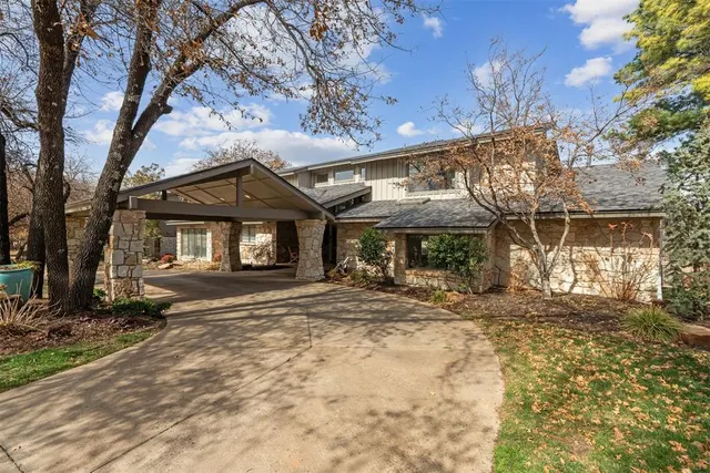 Photo 2 — 1011 Saint Andrews Drive, Edmond, OK 73025