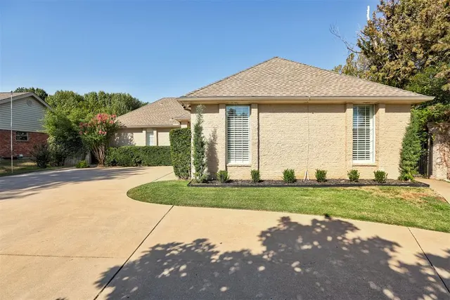 Photo 3 — 12319 Maple Ridge Road, Oklahoma City, OK 73120
