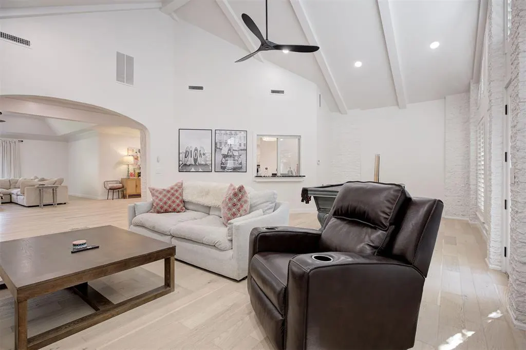Photo 14 — 12319 Maple Ridge Road, Oklahoma City, OK 73120