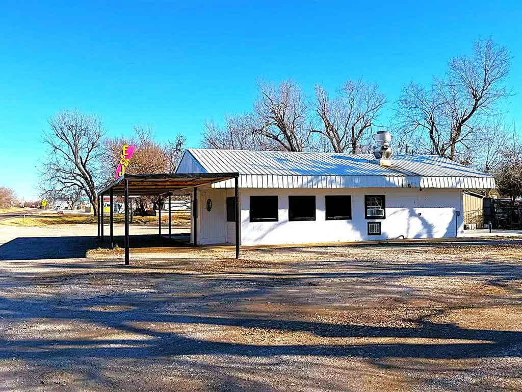 Front exterior — 416 E Apache Trail Road, Apache, OK 73006