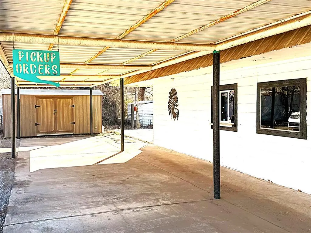 Photo 5 — 416 E Apache Trail Road, Apache, OK 73006