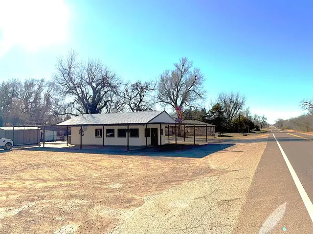 Photo 7 — 416 E Apache Trail Road, Apache, OK 73006