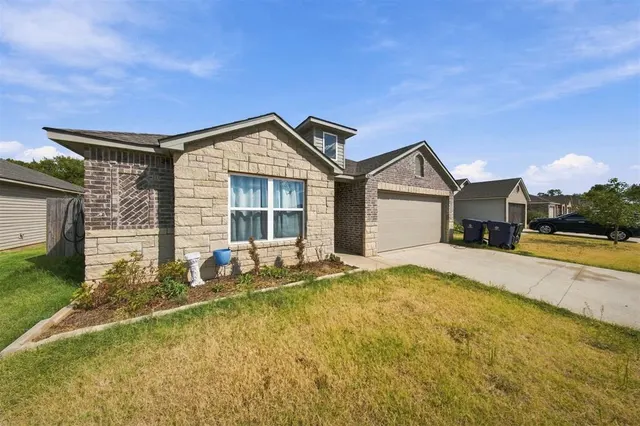 Photo 2 — 4212 Olivia Street, Mustang, OK 73064