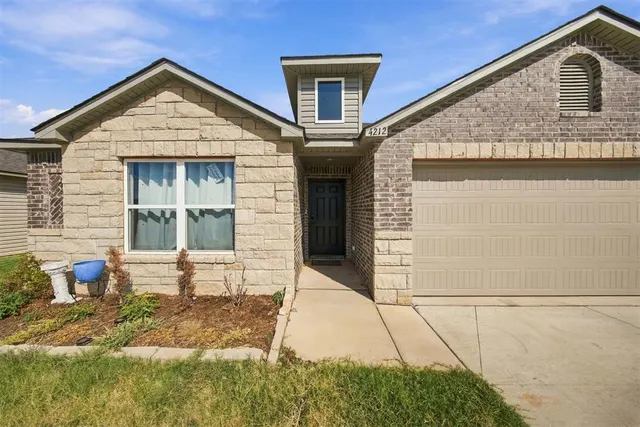 Photo 3 — 4212 Olivia Street, Mustang, OK 73064