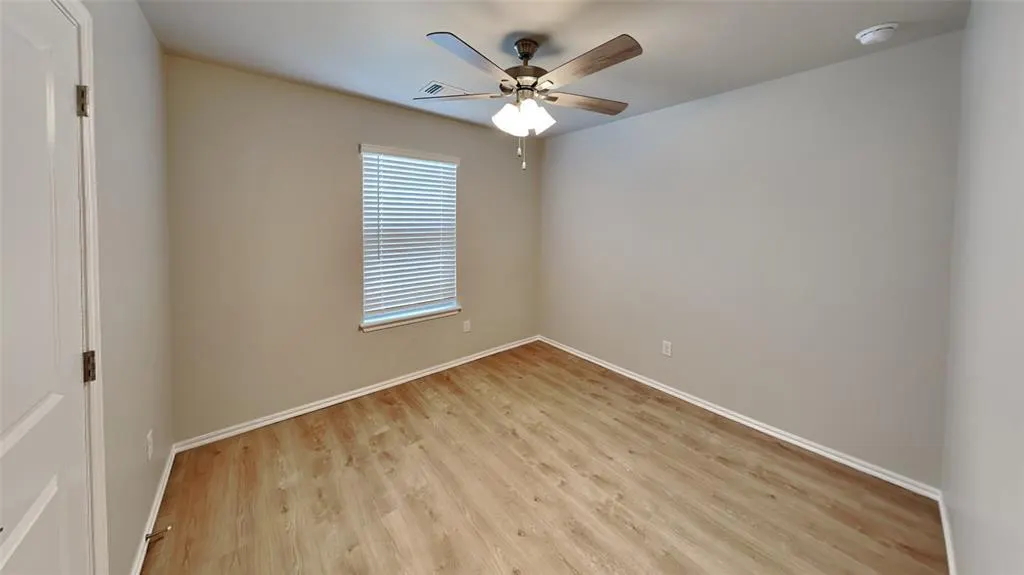 Photo 10 — 12800 Elba Drive, Yukon, OK 73099