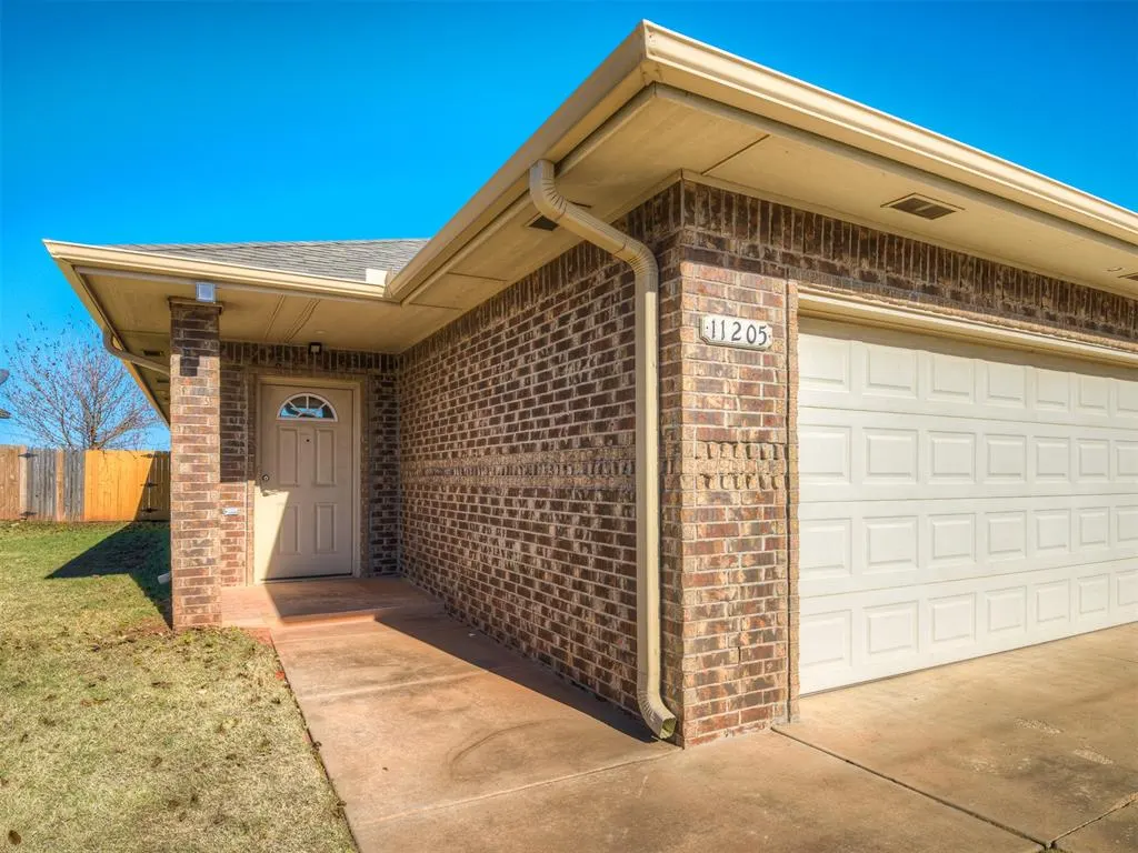 Photo 2 — 11205 NW 6th Terrace, Yukon, OK 73099