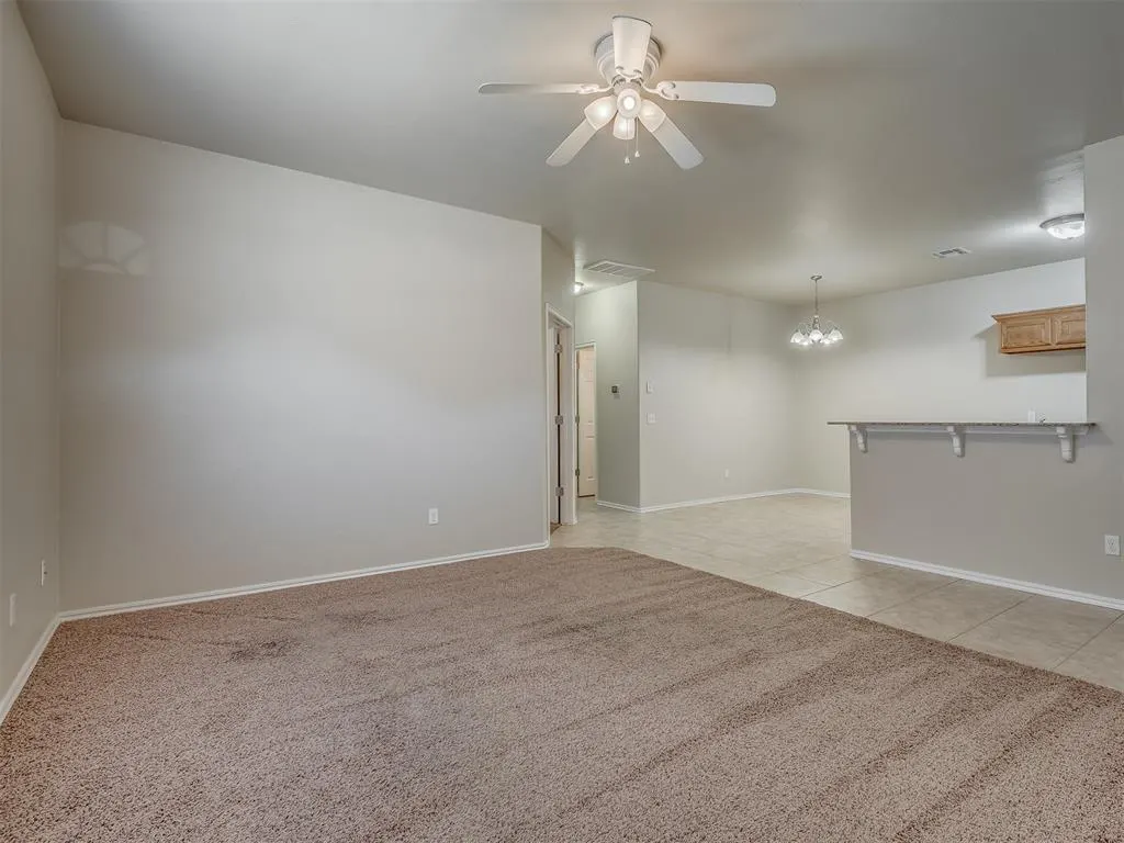 Photo 5 — 11205 NW 6th Terrace, Yukon, OK 73099
