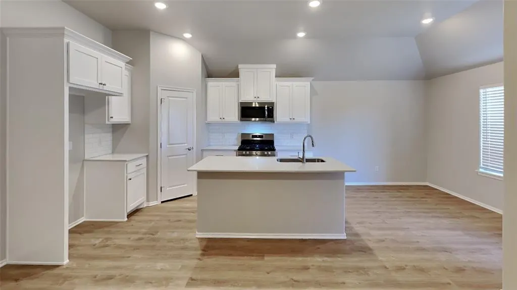 Photo 2 — 12700 Elba Drive, Yukon, OK 73099