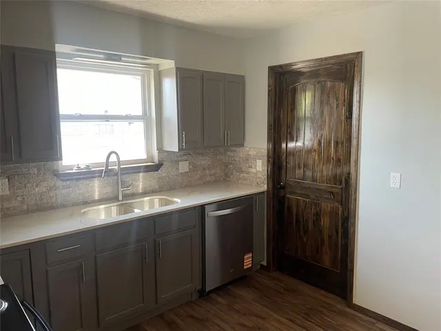 Photo 6 — 936 W Lovers Lane, Purcell, OK 73080