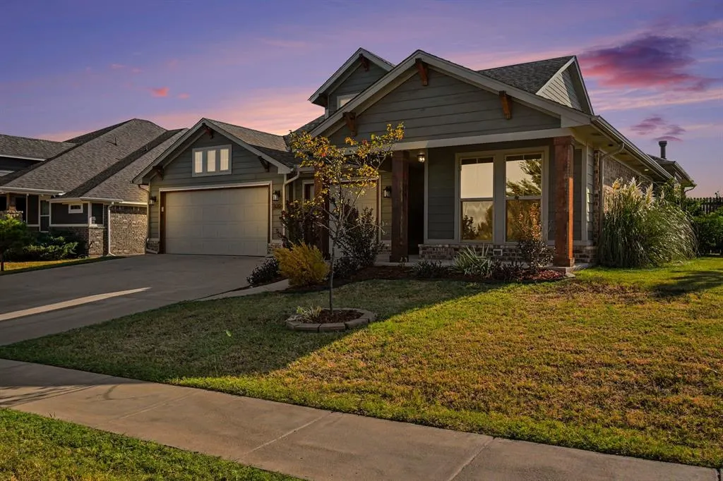 Front exterior — 18004 Cristobal Boulevard, Edmond, OK 73012