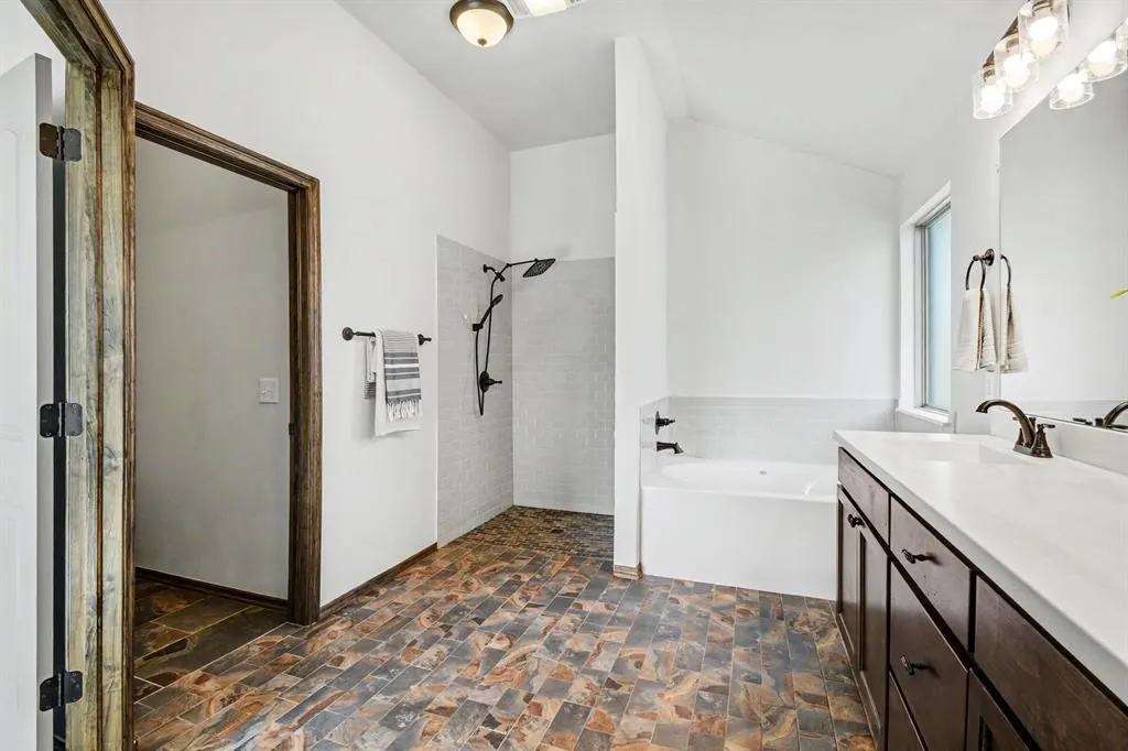 Photo 15 — 18004 Cristobal Boulevard, Edmond, OK 73012
