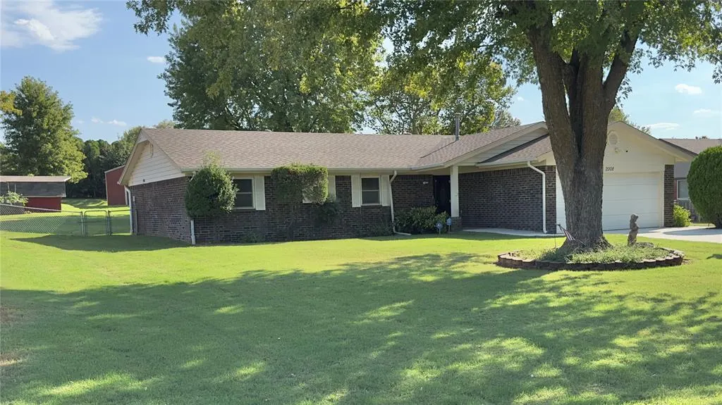 Photo 3 — 2008 W Cedar Ridge Drive, Mustang, OK 73064