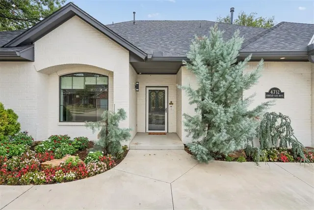 Photo 2 — 4712 Fountain Gate Drive, Norman, OK 73072