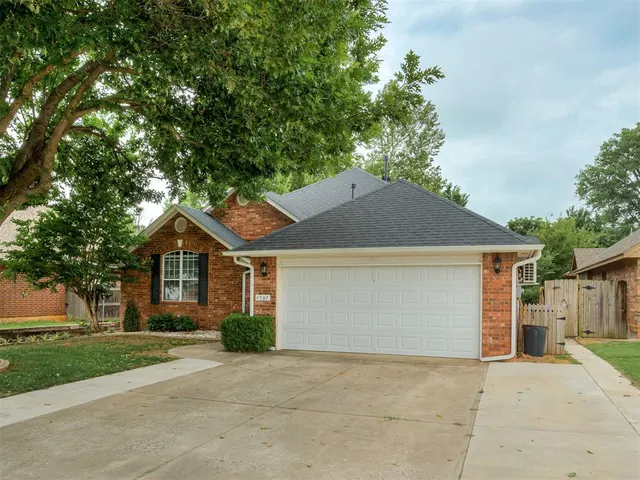 Photo 3 — 4932 Baker Street, Norman, OK 73072