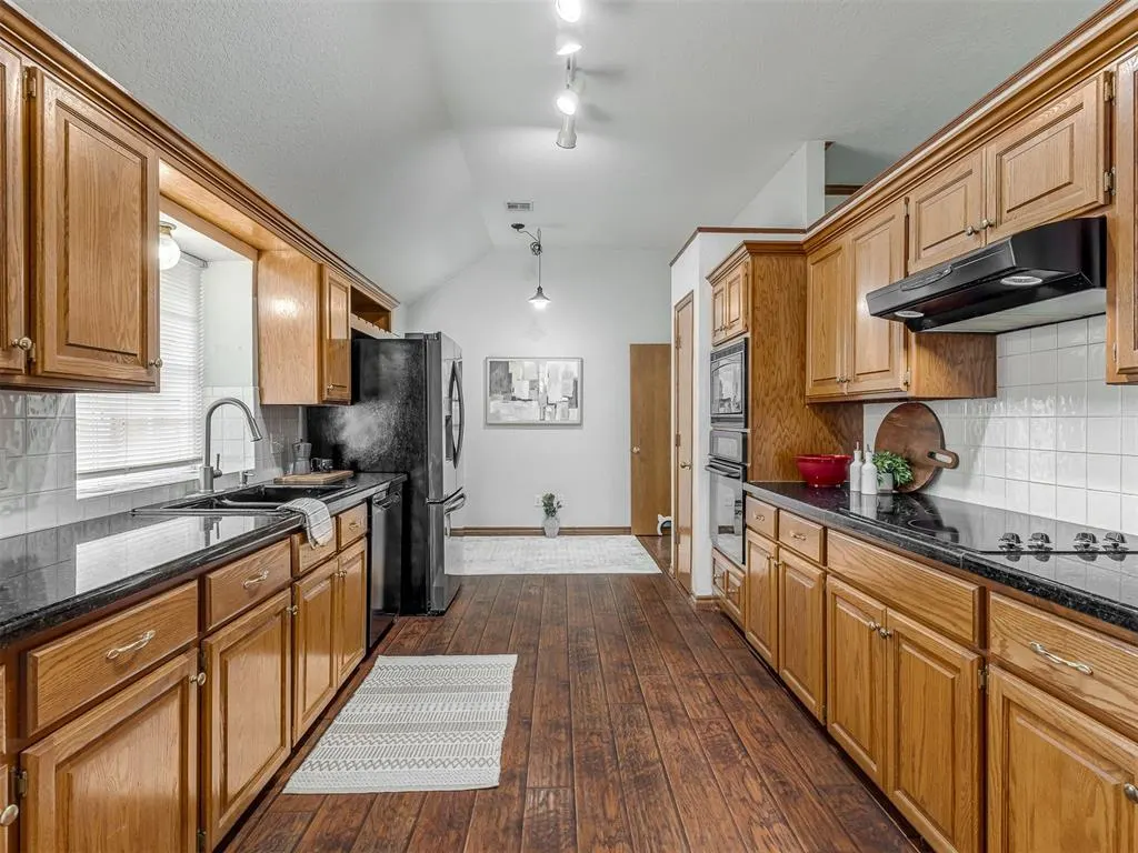 Photo 9 — 4932 Baker Street, Norman, OK 73072
