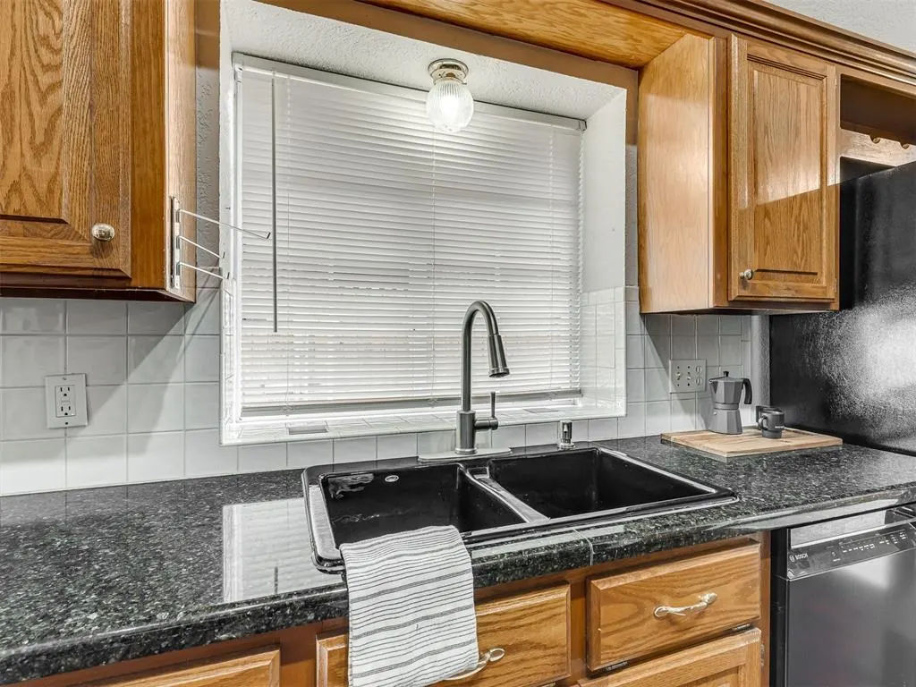 Photo 11 — 4932 Baker Street, Norman, OK 73072