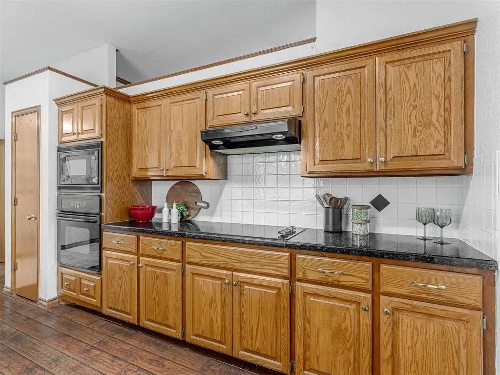 Photo 13 — 4932 Baker Street, Norman, OK 73072