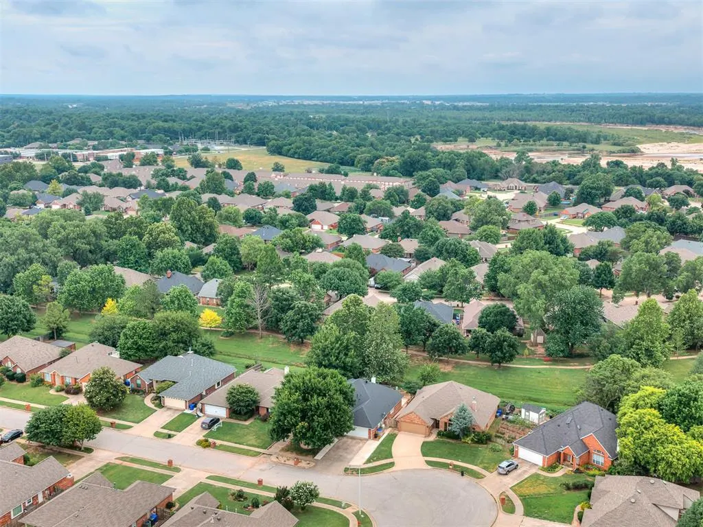 Photo 45 — 4932 Baker Street, Norman, OK 73072