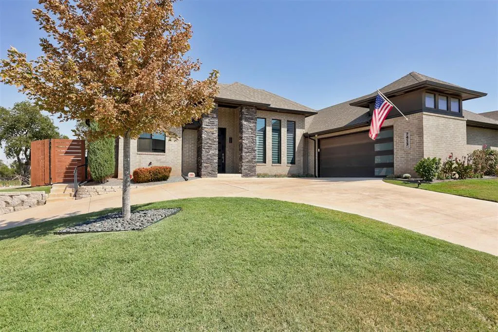 Photo 2 — 7413 NW 159th Circle, Edmond, OK 73013