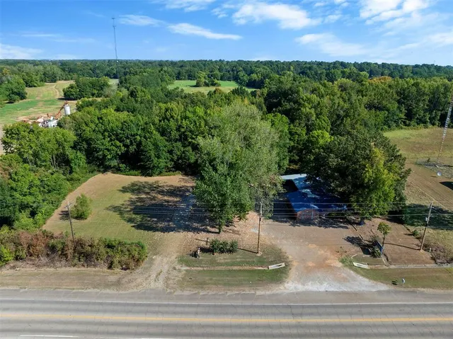 Photo 8 — 811 E Lincoln Road, Idabel, OK 74745