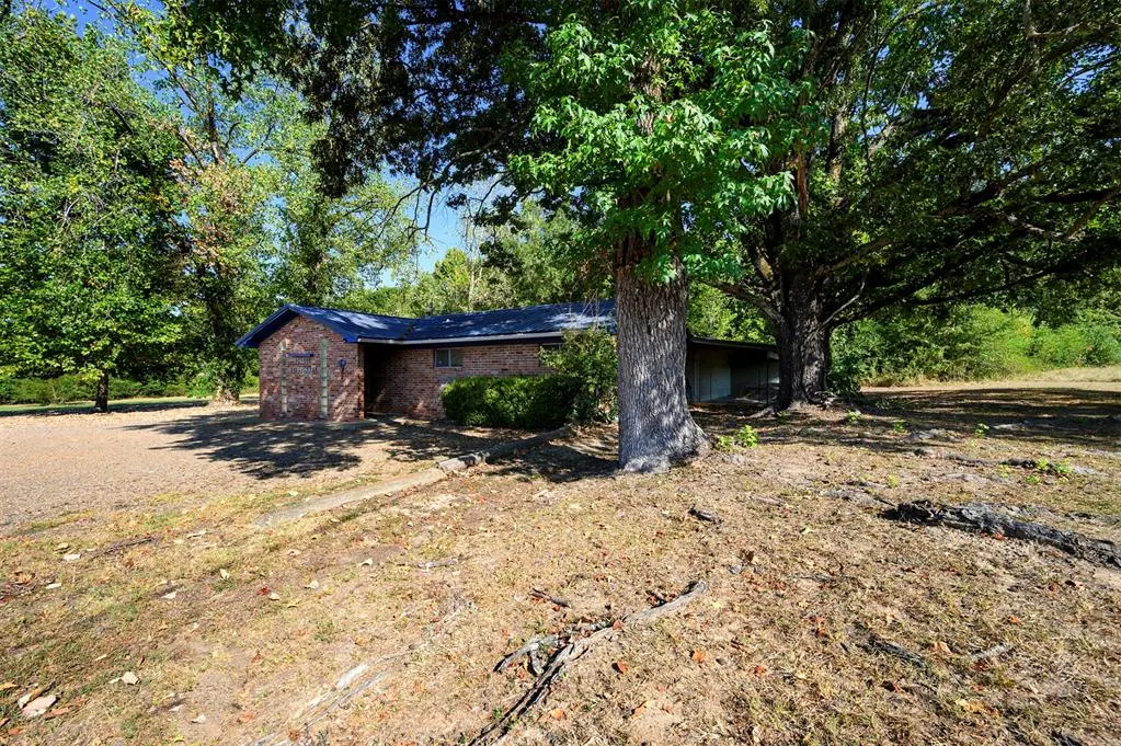 Photo 10 — 811 E Lincoln Road, Idabel, OK 74745