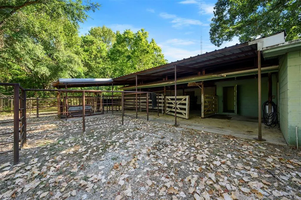 Photo 13 — 811 E Lincoln Road, Idabel, OK 74745