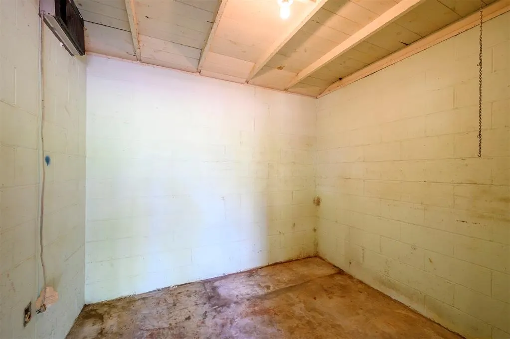 Photo 15 — 811 E Lincoln Road, Idabel, OK 74745