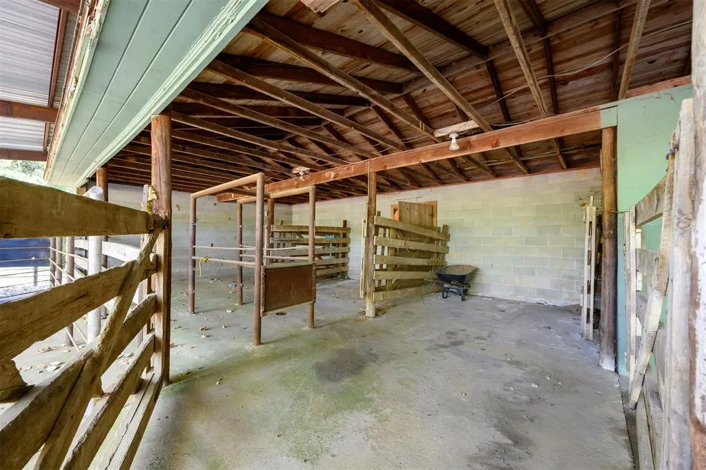 Photo 16 — 811 E Lincoln Road, Idabel, OK 74745