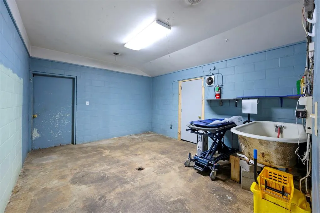 Photo 40 — 811 E Lincoln Road, Idabel, OK 74745