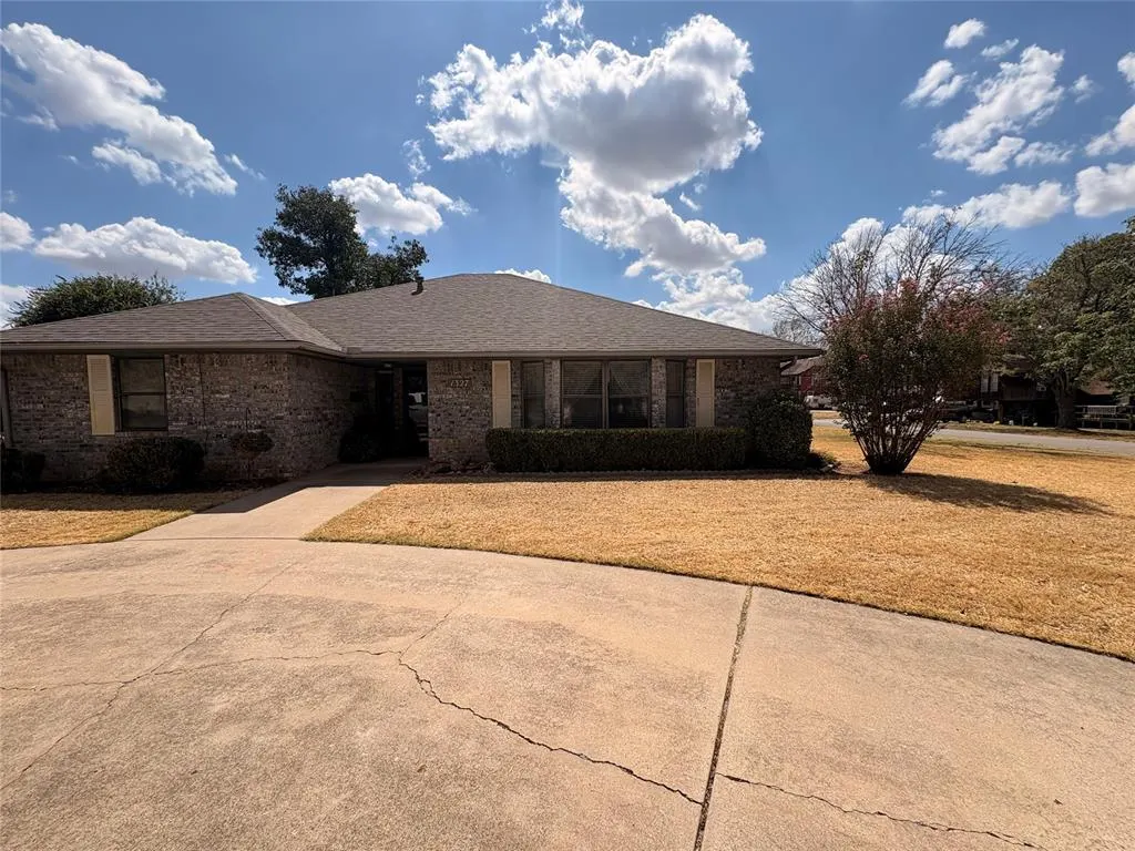 Photo 2 — 1327 W Kansas Avenue, Chickasha, OK 73018