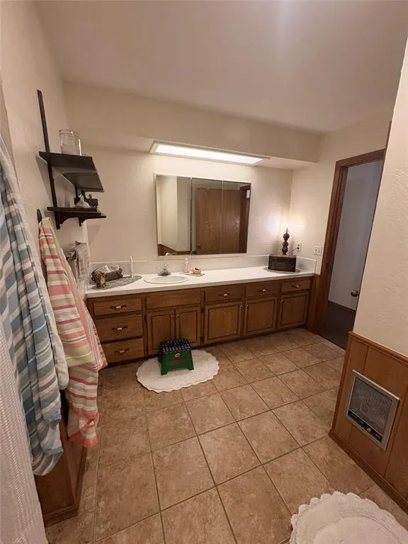 Photo 13 — 1327 W Kansas Avenue, Chickasha, OK 73018