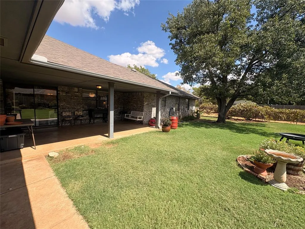 Photo 36 — 1327 W Kansas Avenue, Chickasha, OK 73018