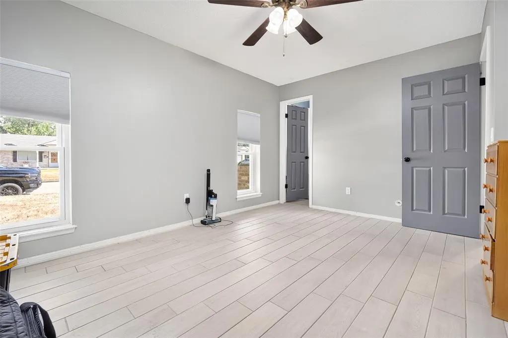 Photo 14 — 801 N Markwell Avenue, Oklahoma City, OK 73160